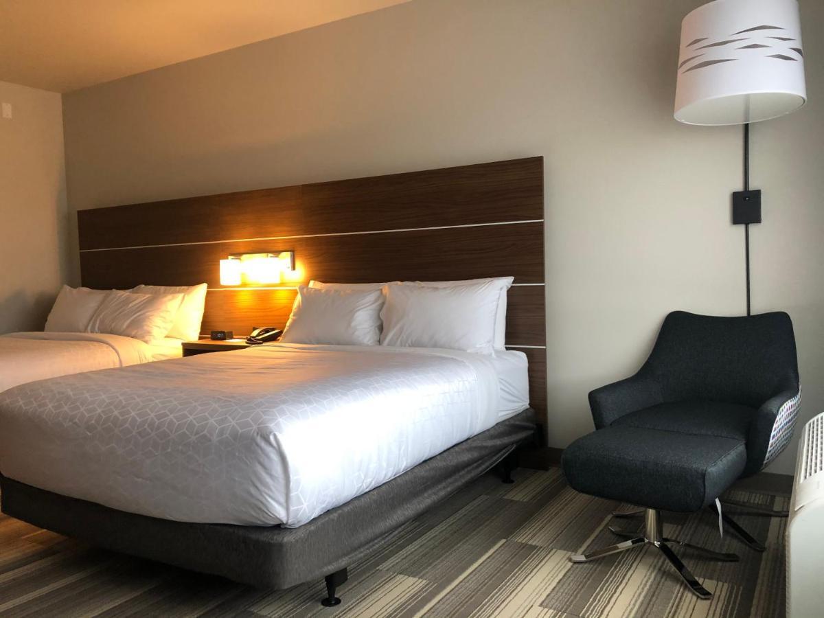 Holiday Inn Express & Suites Madison By Ihg Ngoại thất bức ảnh