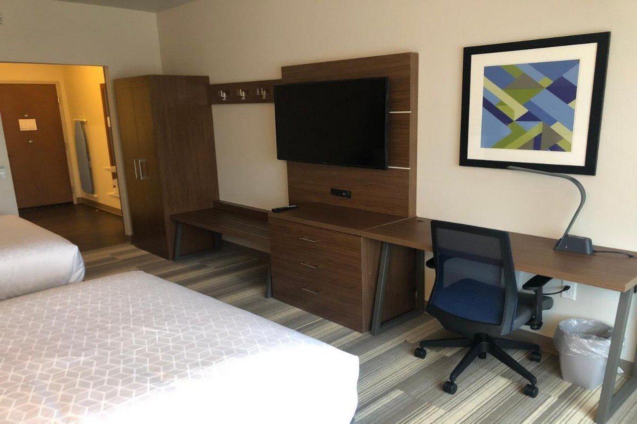 Holiday Inn Express & Suites Madison By Ihg Ngoại thất bức ảnh