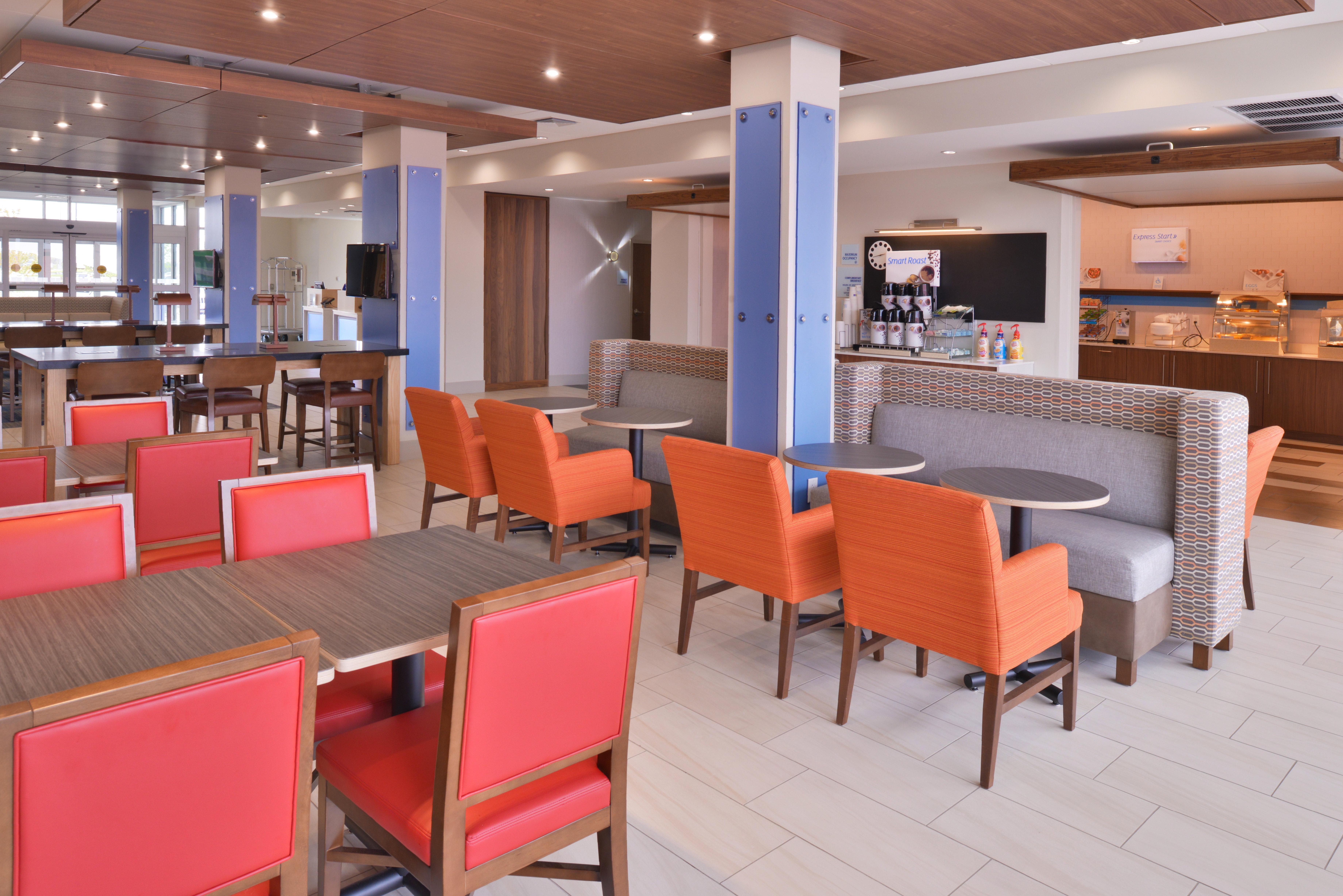 Holiday Inn Express & Suites Madison By Ihg Ngoại thất bức ảnh
