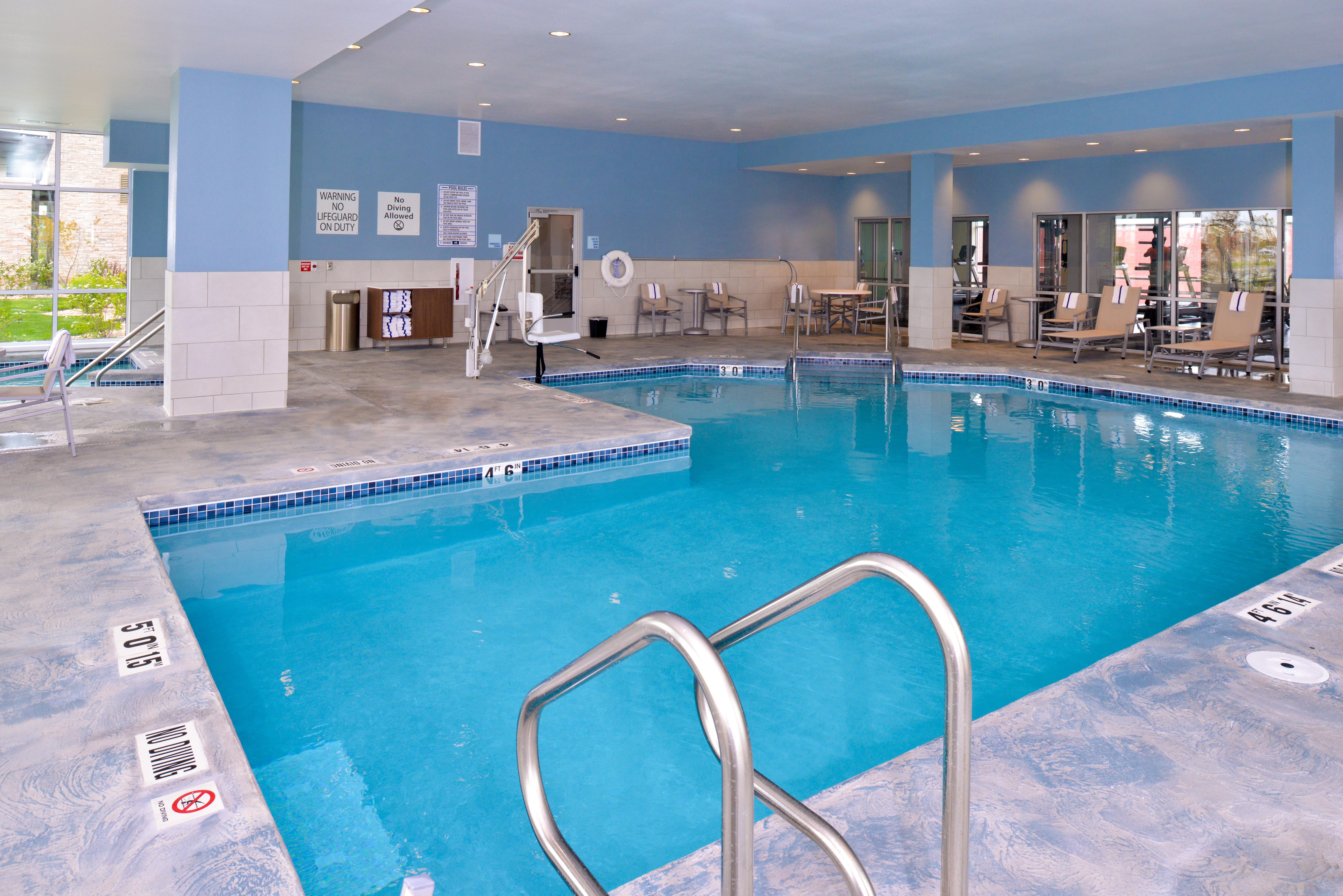 Holiday Inn Express & Suites Madison By Ihg Ngoại thất bức ảnh