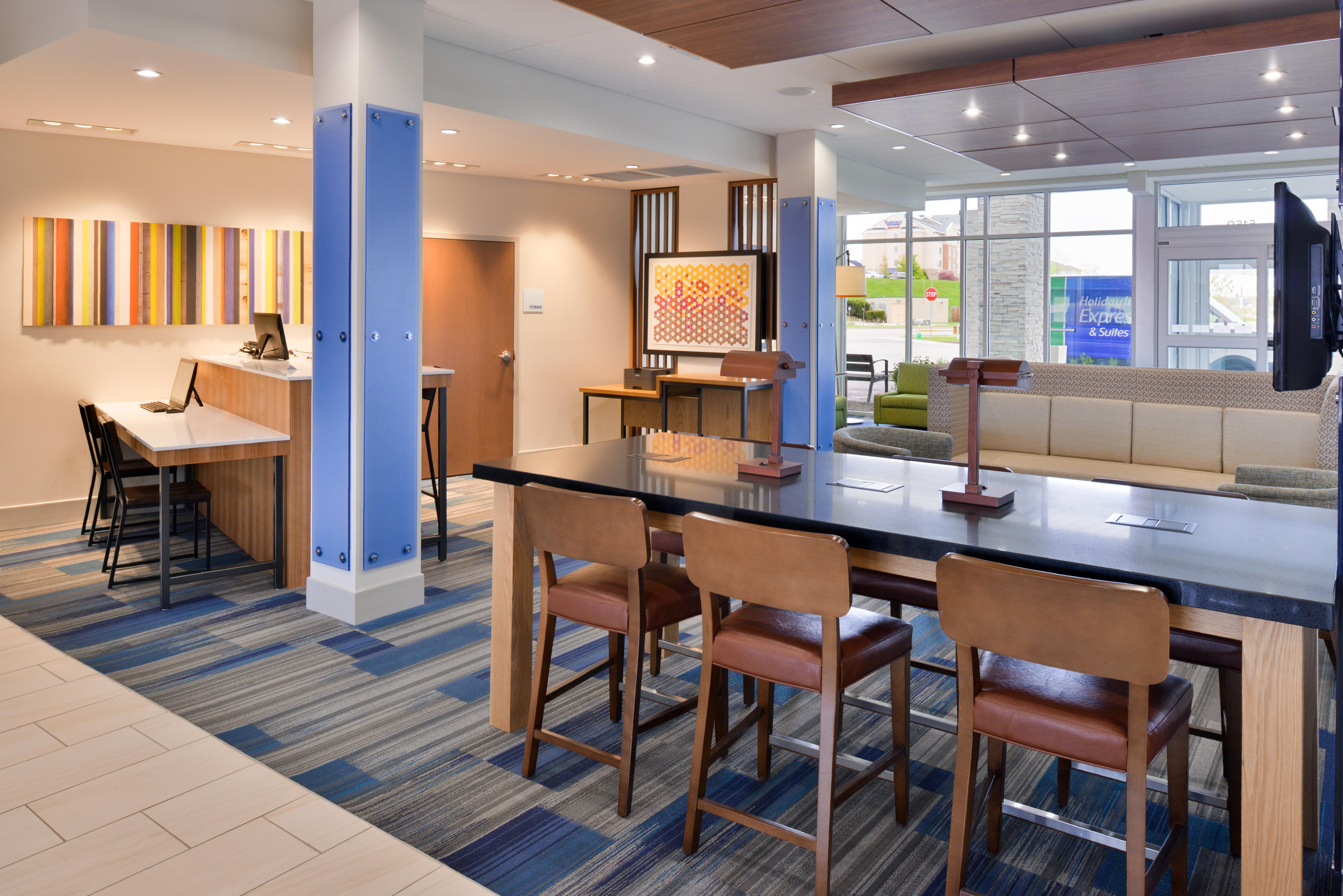Holiday Inn Express & Suites Madison By Ihg Ngoại thất bức ảnh