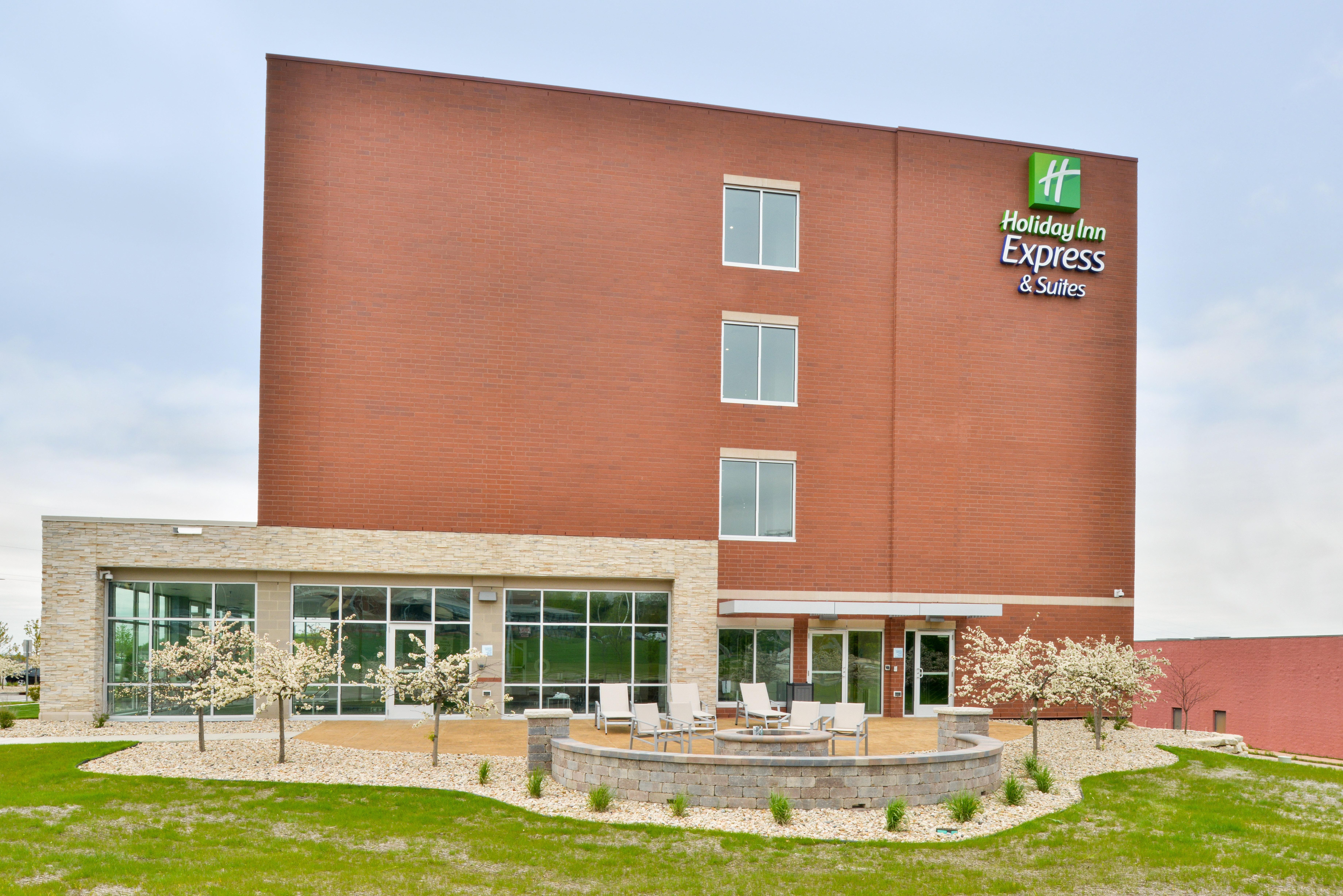 Holiday Inn Express & Suites Madison By Ihg Ngoại thất bức ảnh