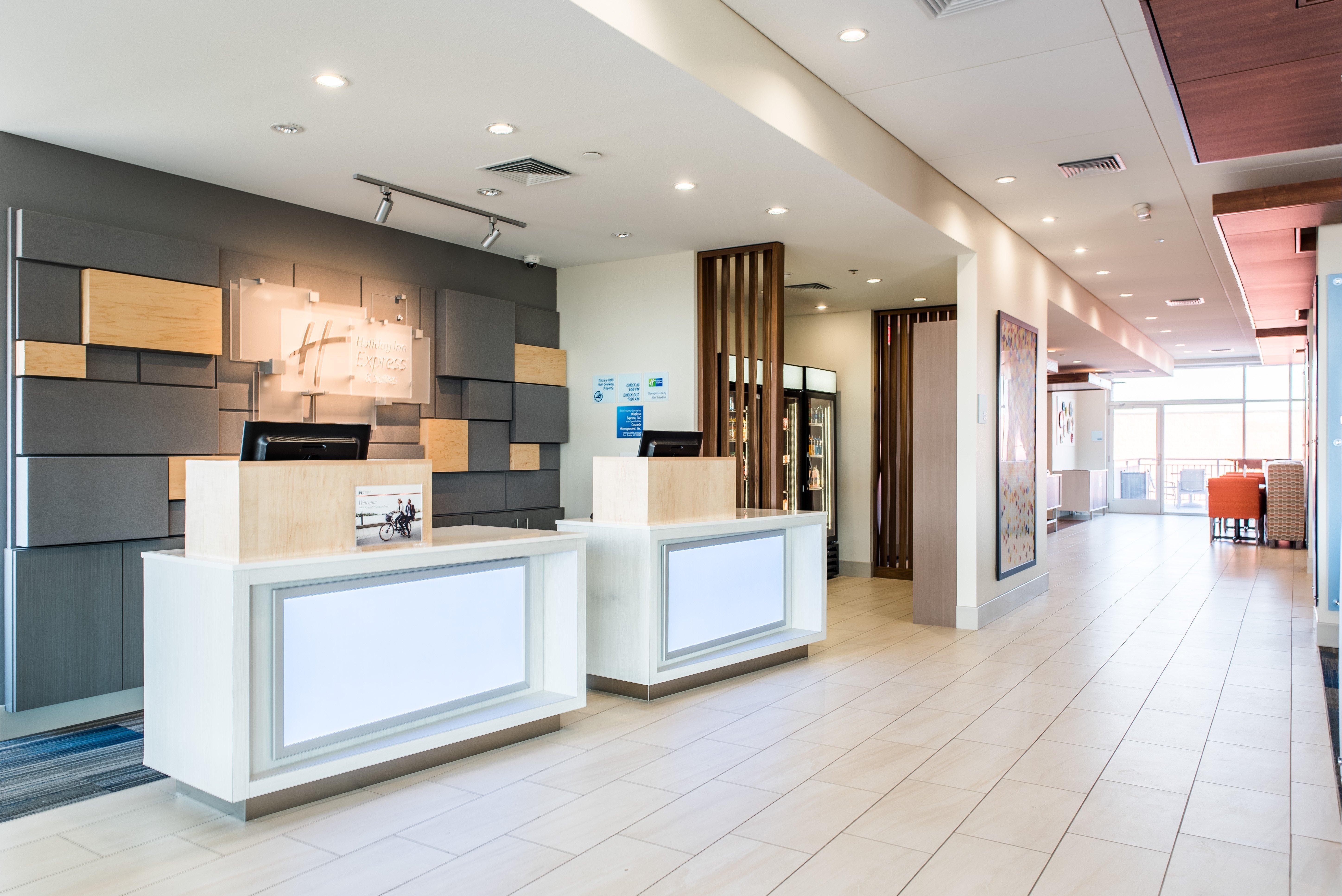 Holiday Inn Express & Suites Madison By Ihg Ngoại thất bức ảnh