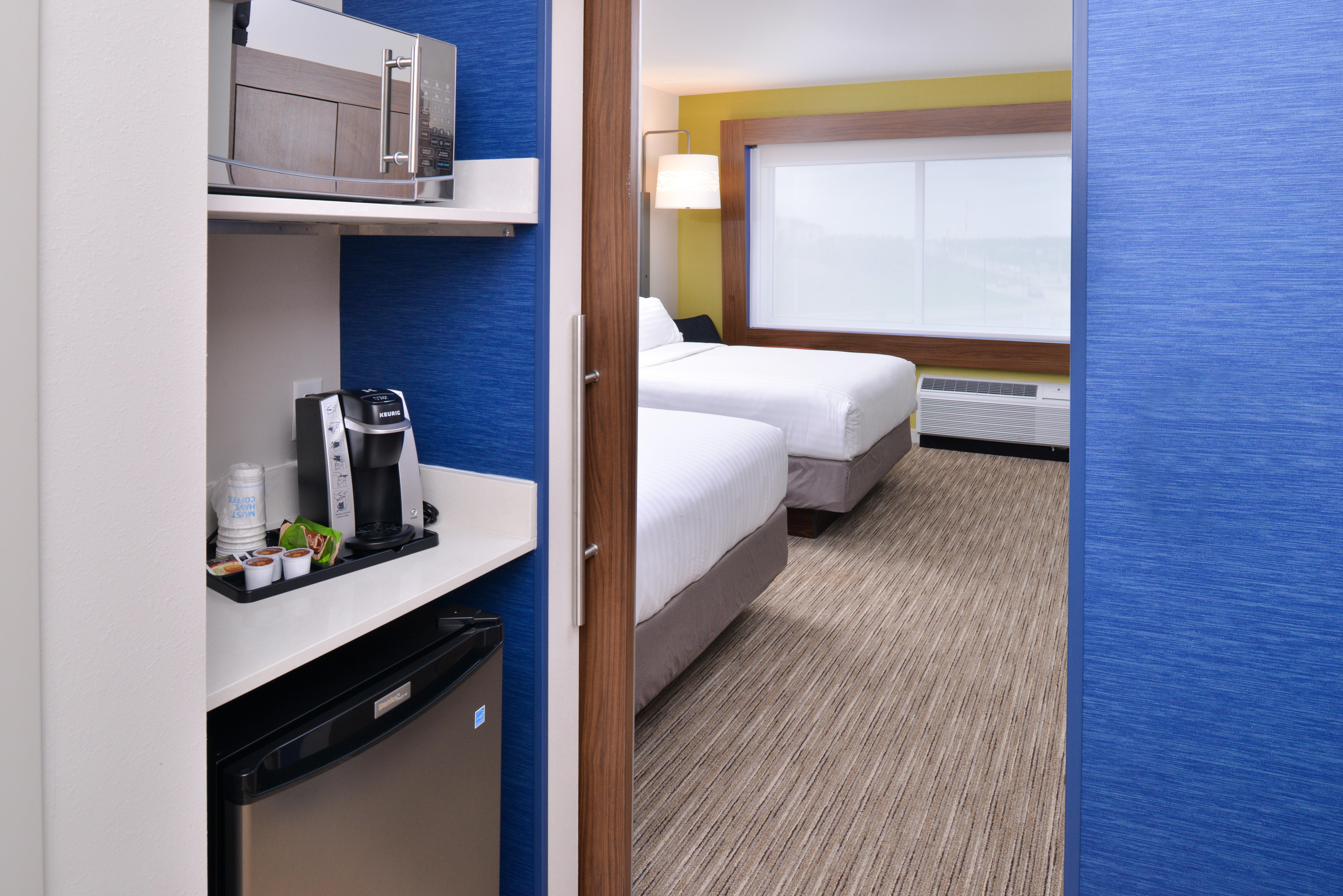 Holiday Inn Express & Suites Madison By Ihg Ngoại thất bức ảnh