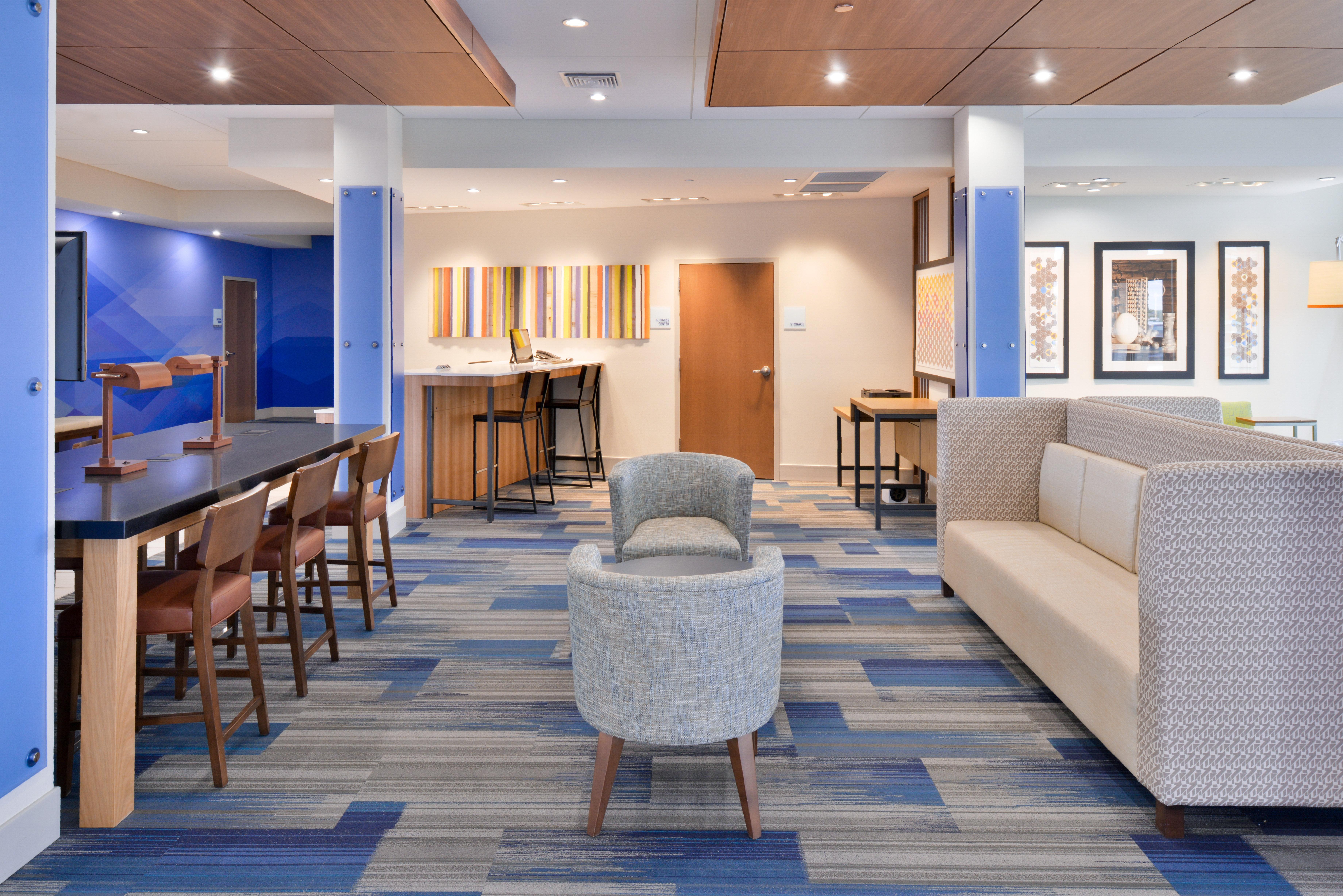 Holiday Inn Express & Suites Madison By Ihg Ngoại thất bức ảnh