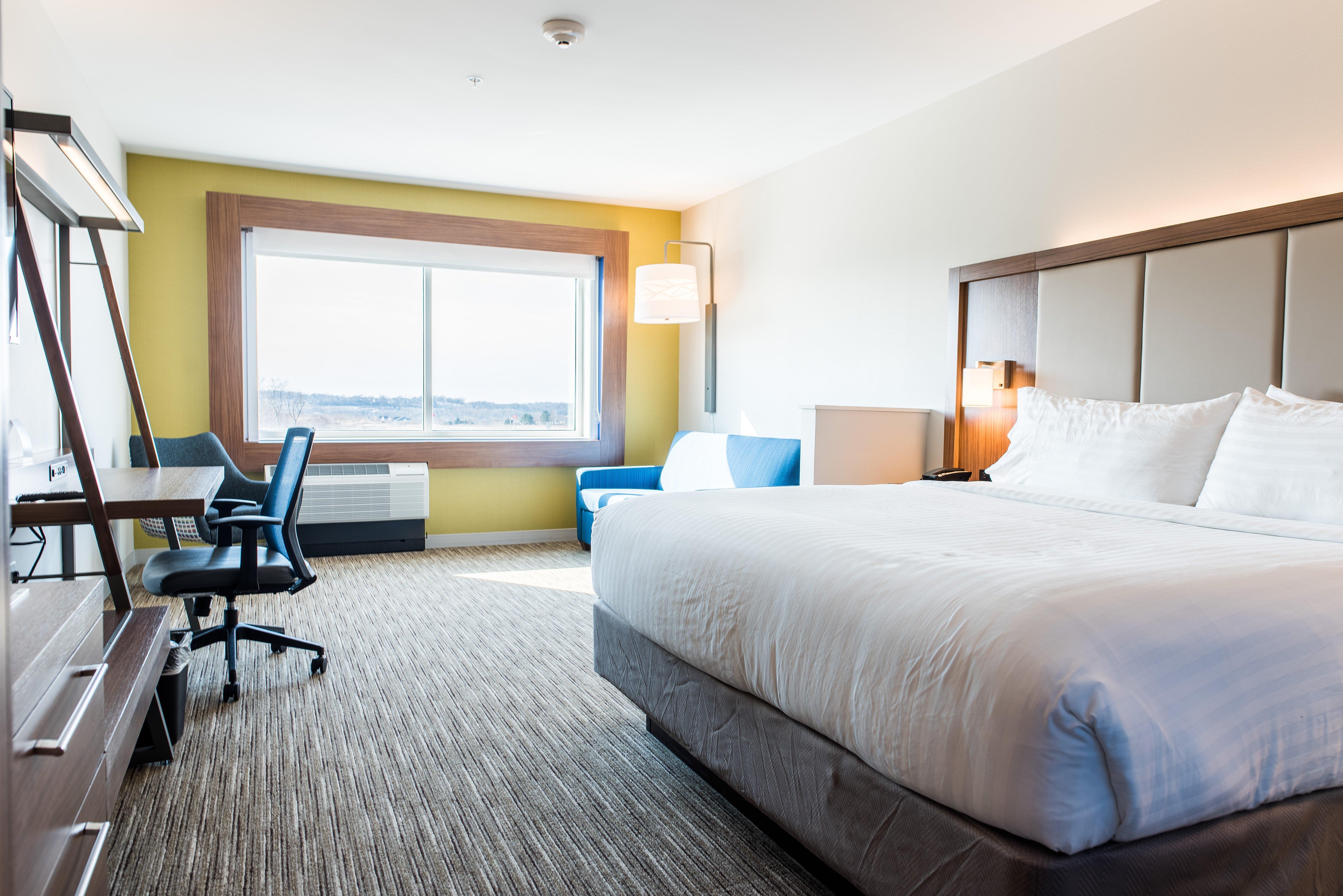 Holiday Inn Express & Suites Madison By Ihg Ngoại thất bức ảnh