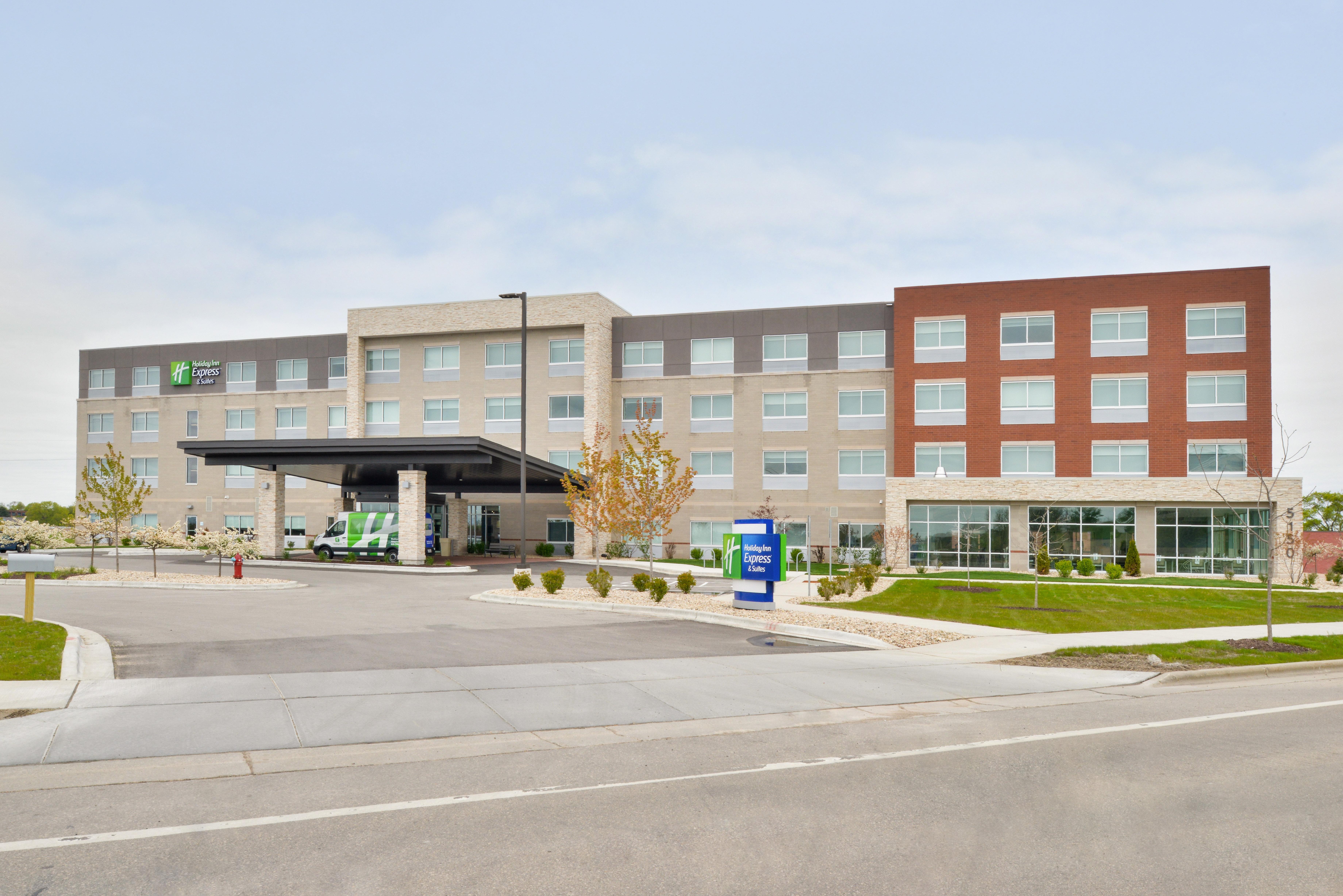 Holiday Inn Express & Suites Madison By Ihg Ngoại thất bức ảnh