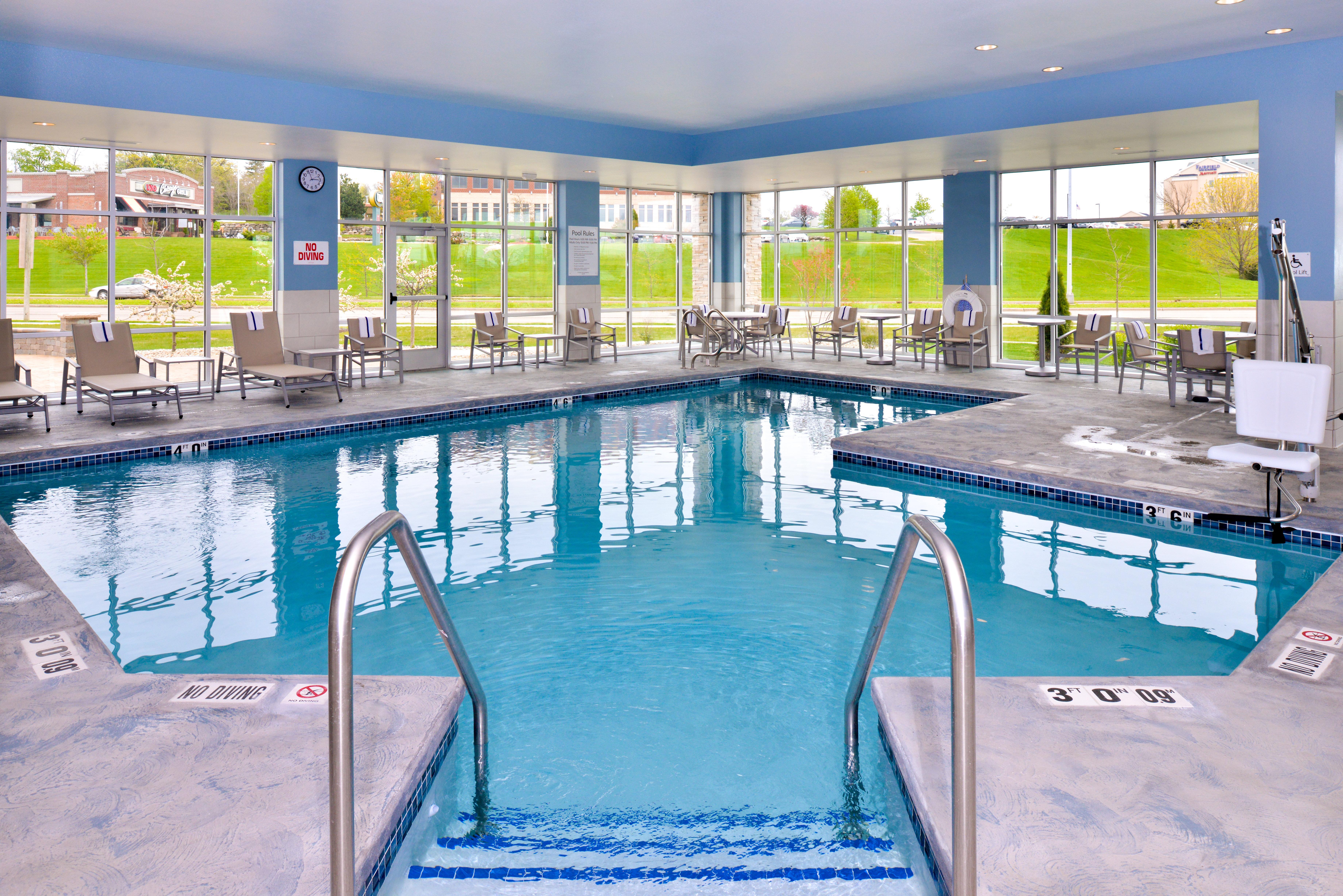 Holiday Inn Express & Suites Madison By Ihg Ngoại thất bức ảnh
