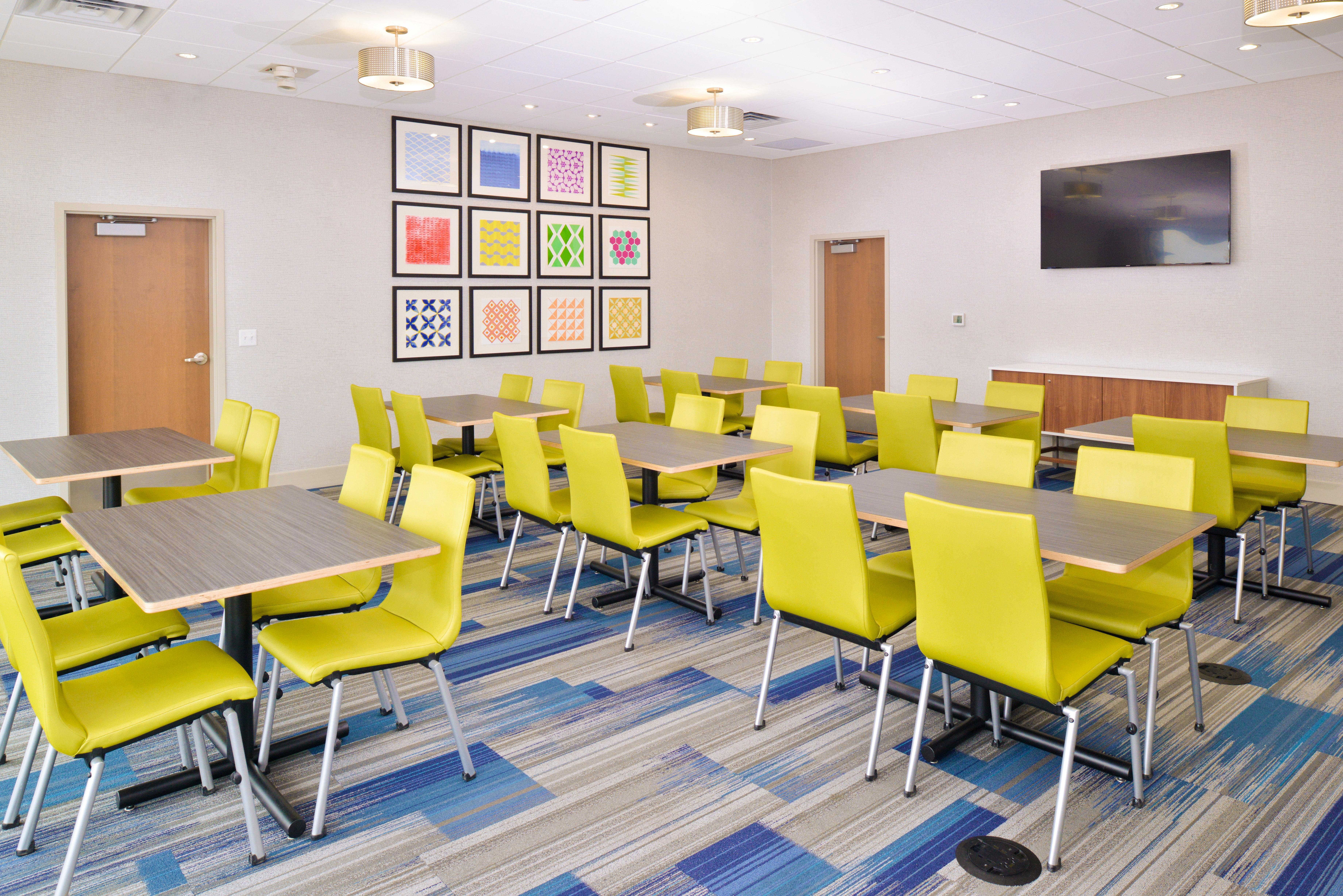 Holiday Inn Express & Suites Madison By Ihg Ngoại thất bức ảnh
