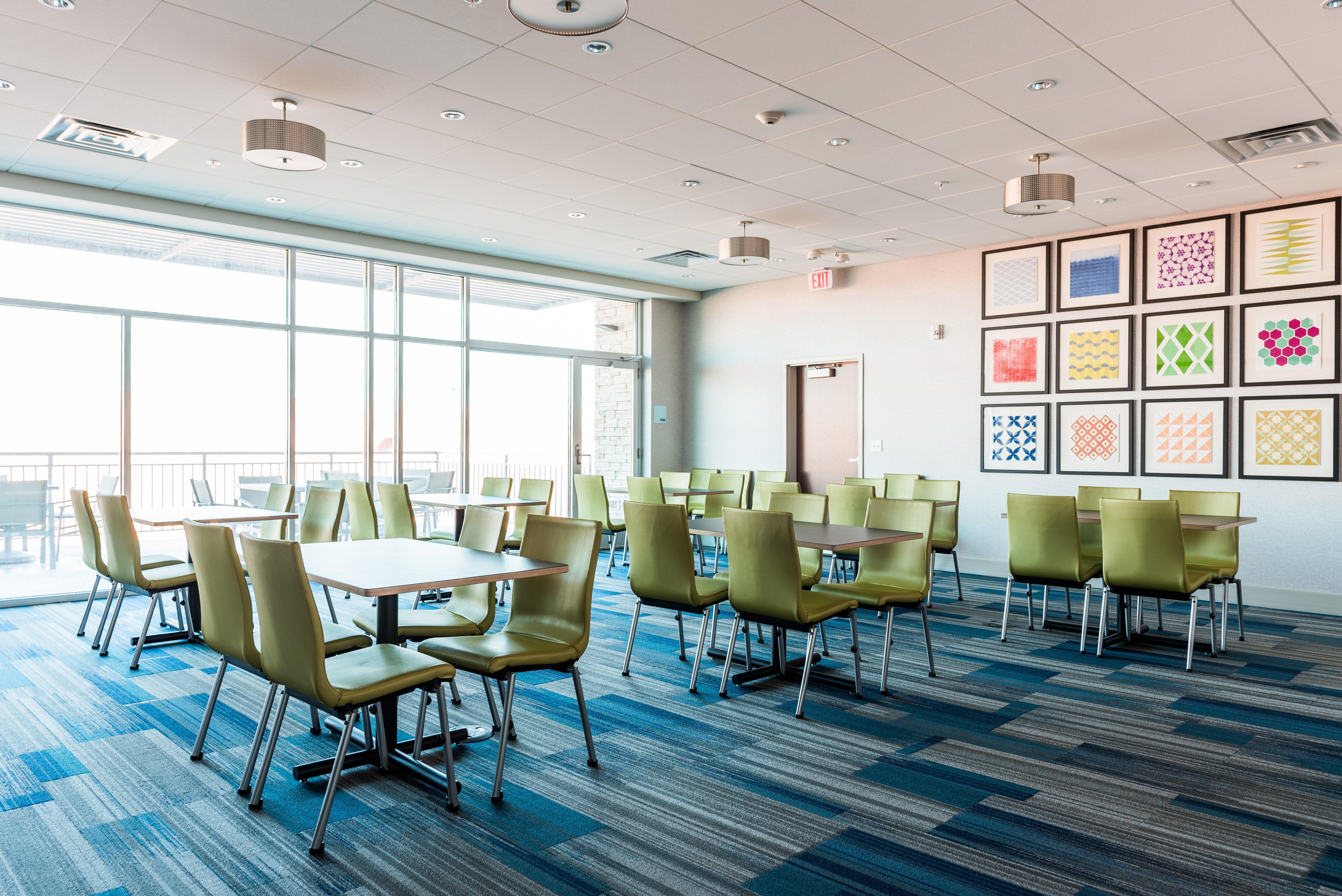 Holiday Inn Express & Suites Madison By Ihg Ngoại thất bức ảnh