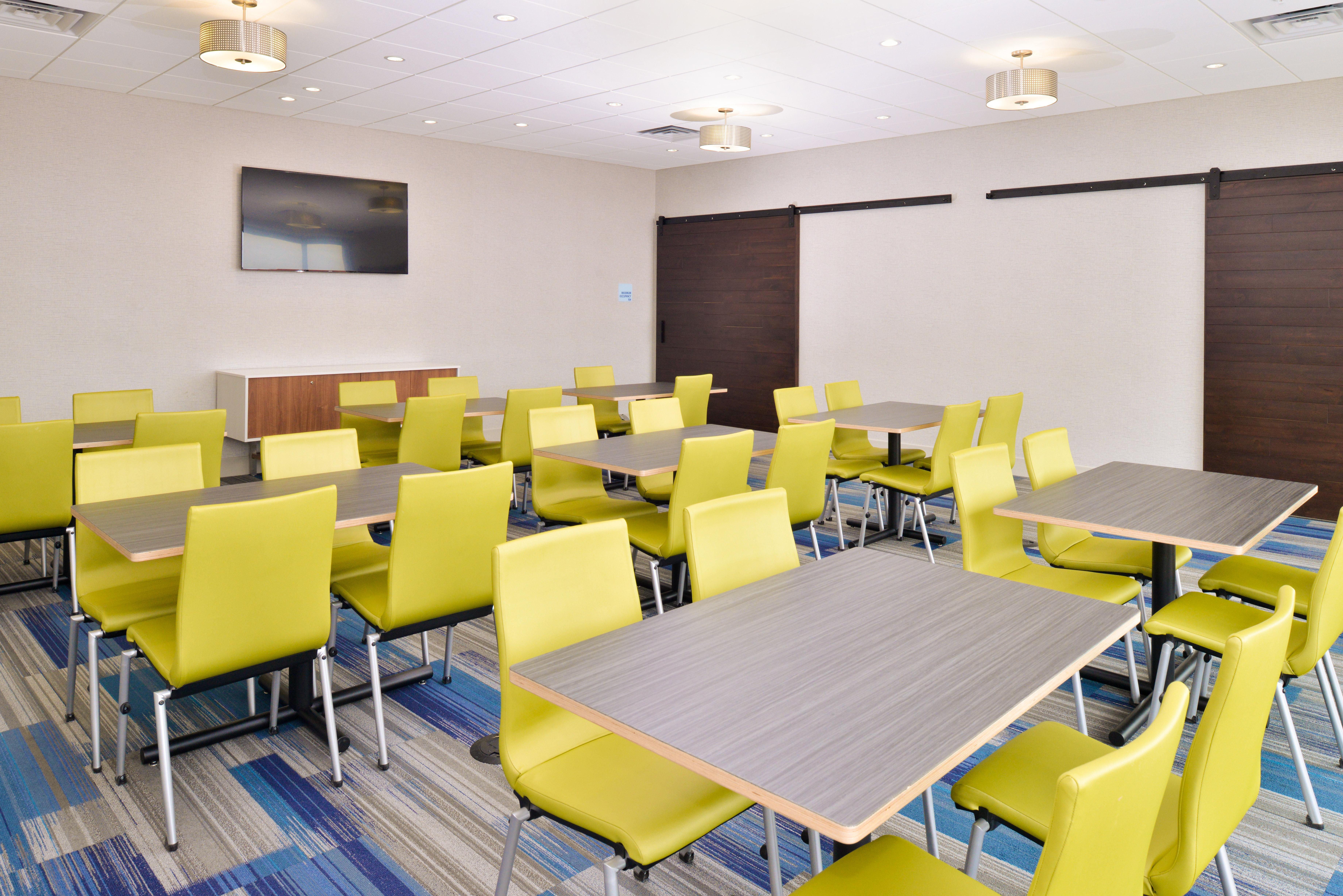 Holiday Inn Express & Suites Madison By Ihg Ngoại thất bức ảnh