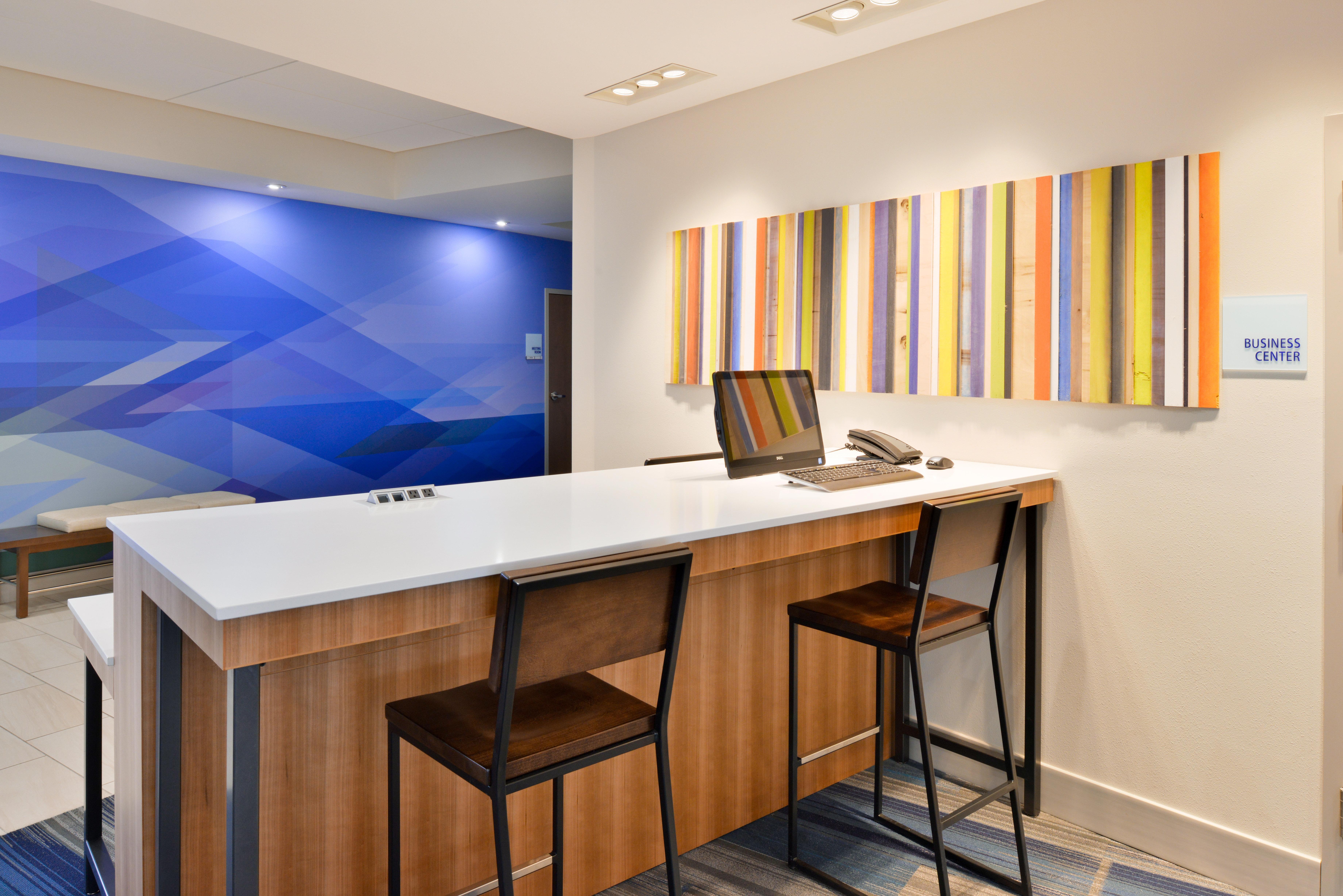 Holiday Inn Express & Suites Madison By Ihg Ngoại thất bức ảnh