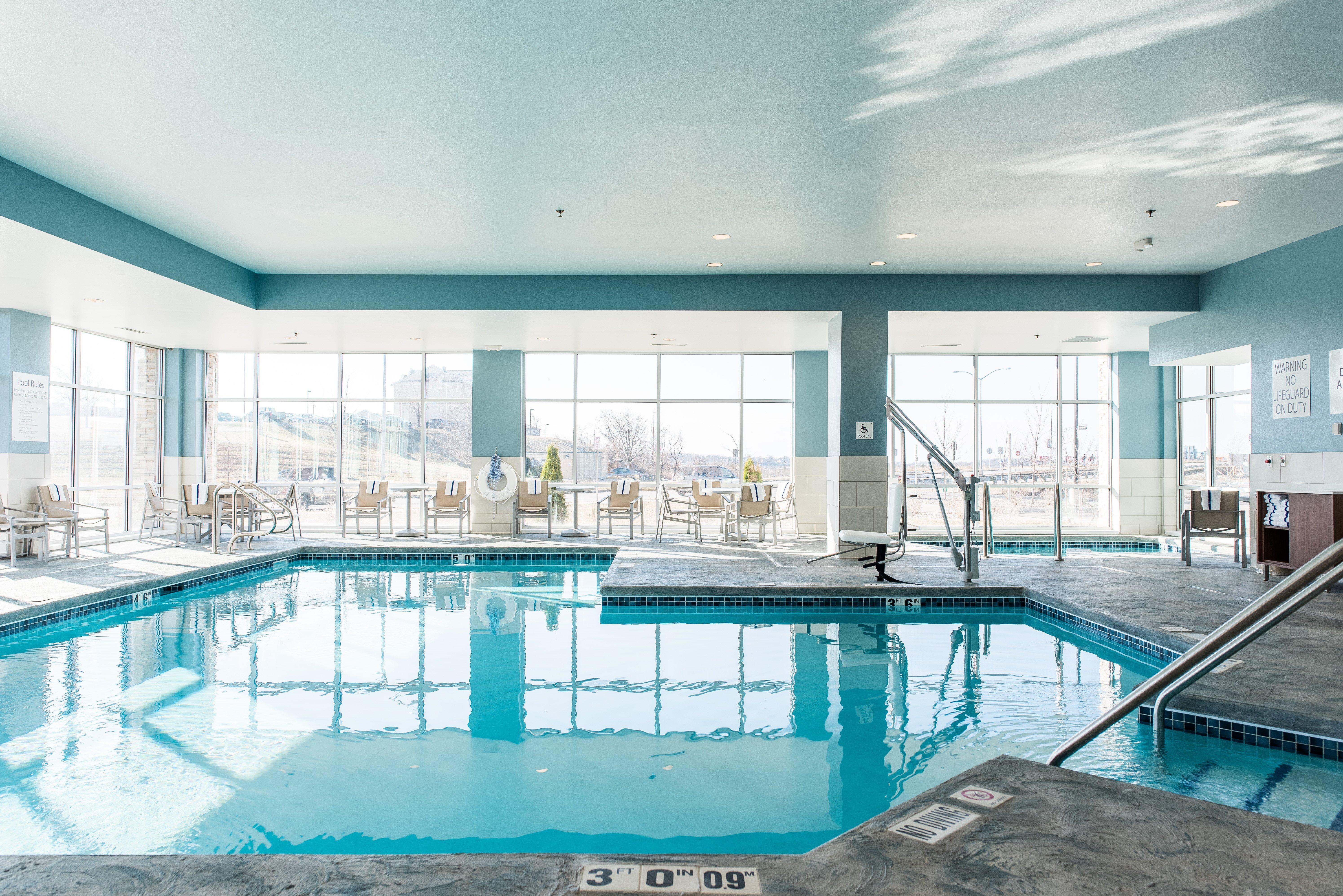 Holiday Inn Express & Suites Madison By Ihg Ngoại thất bức ảnh