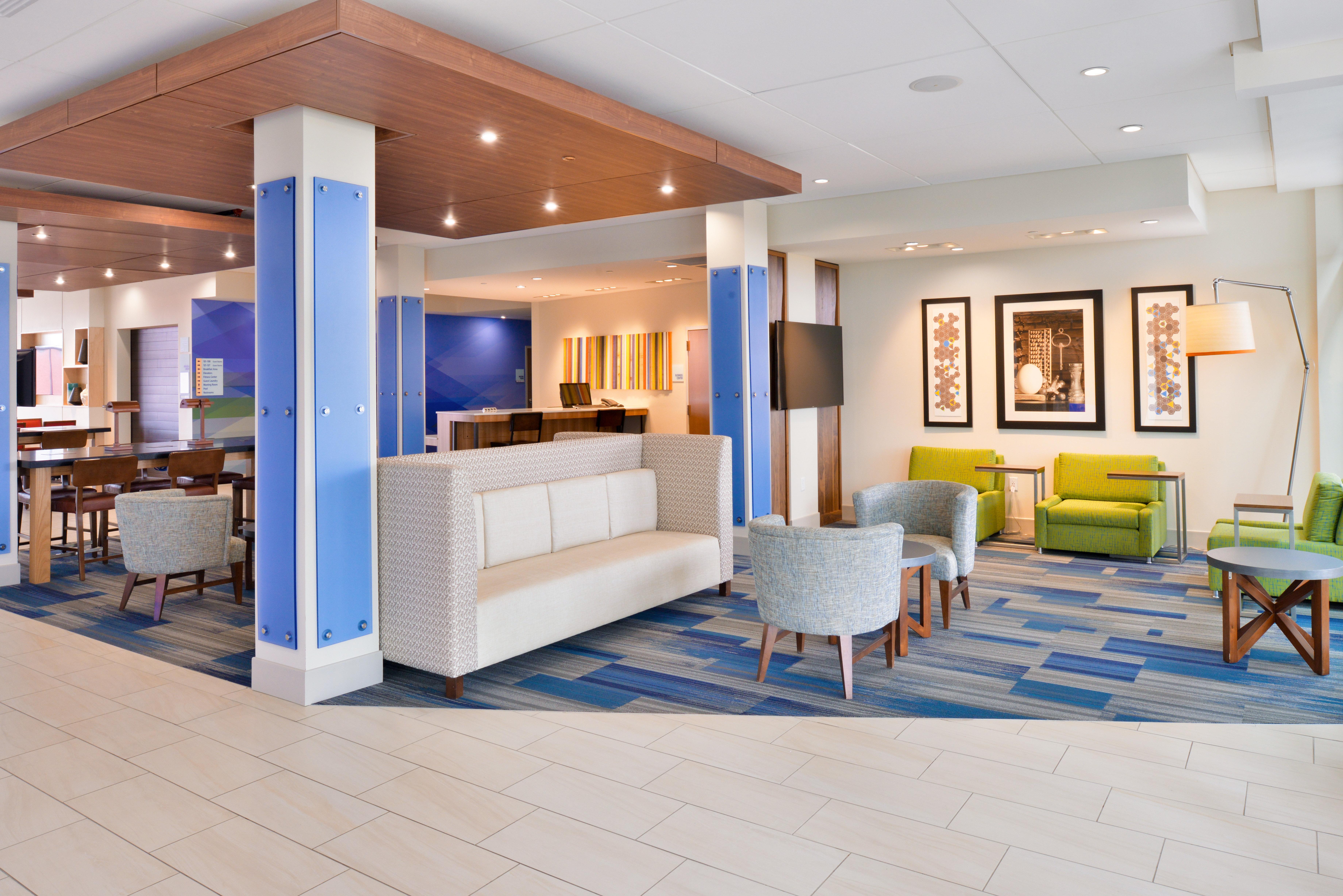 Holiday Inn Express & Suites Madison By Ihg Ngoại thất bức ảnh